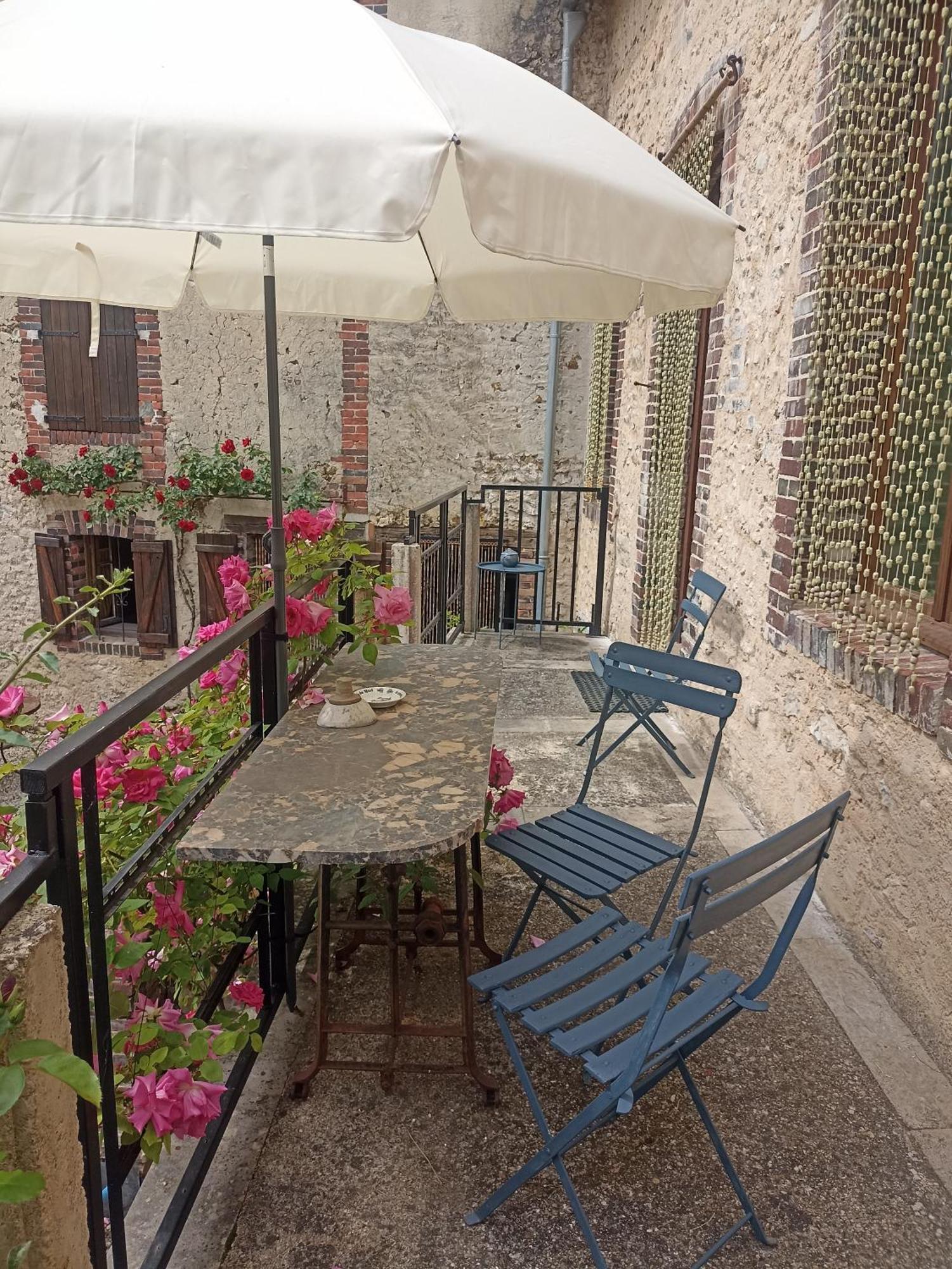 Appartement "Au Village" 89120 Dicy Exteriér fotografie